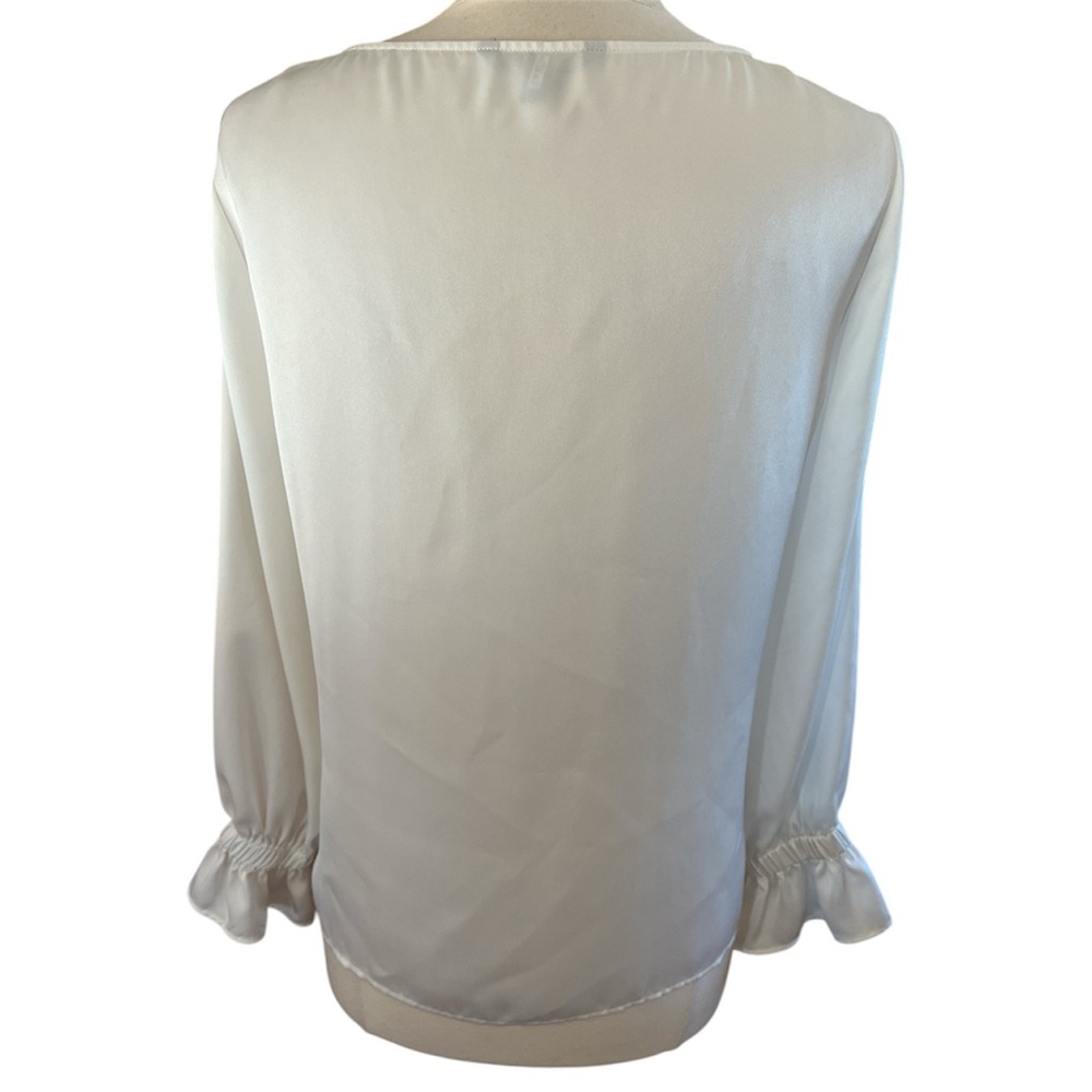 Banana Republic Ivory/Cream Long Sleeve Satin Blouse w/Boat Neckline Size Medium - Picture 4 of 8